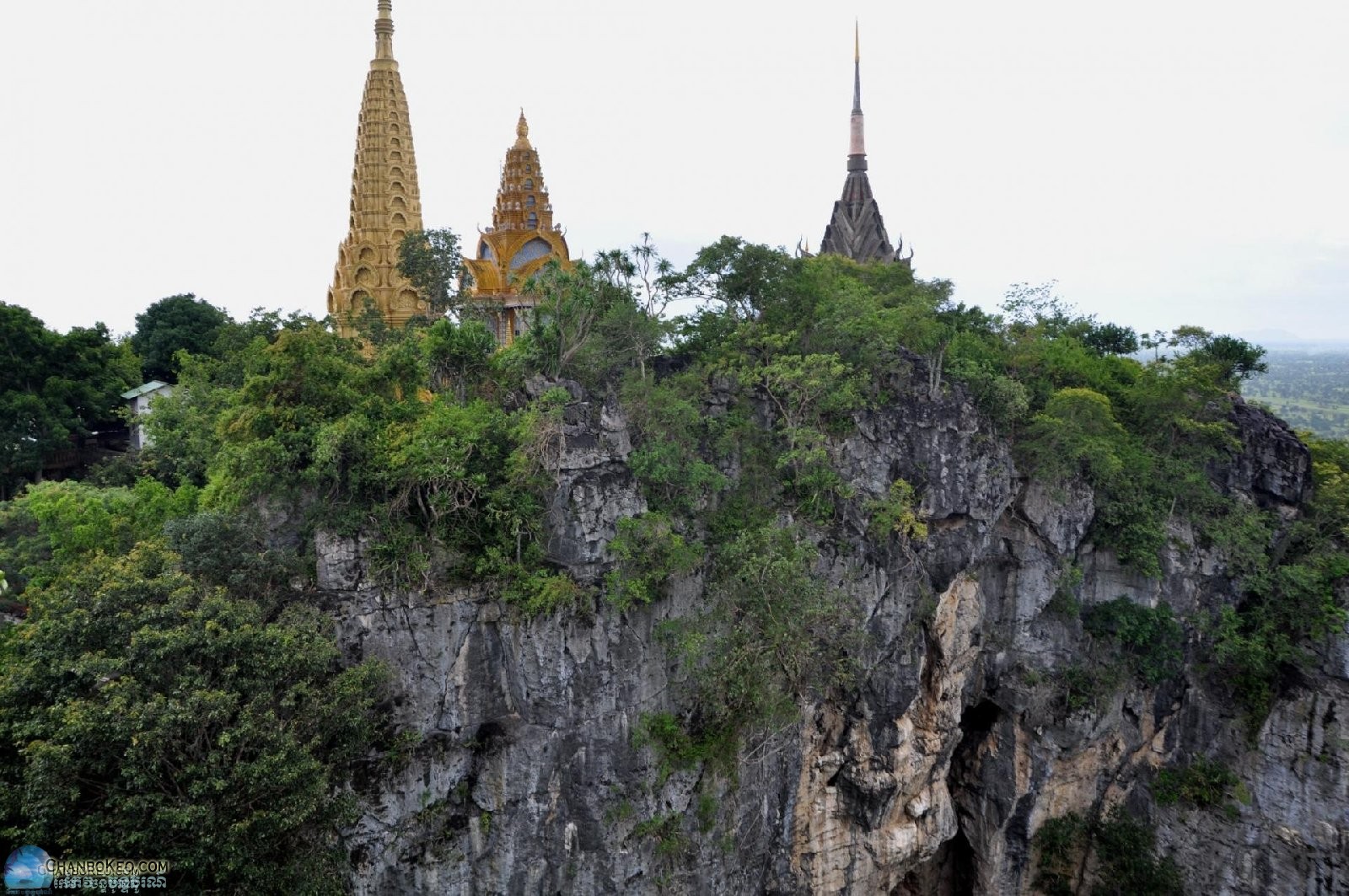 attraction-Phnom Sampeau Battambang.jpg